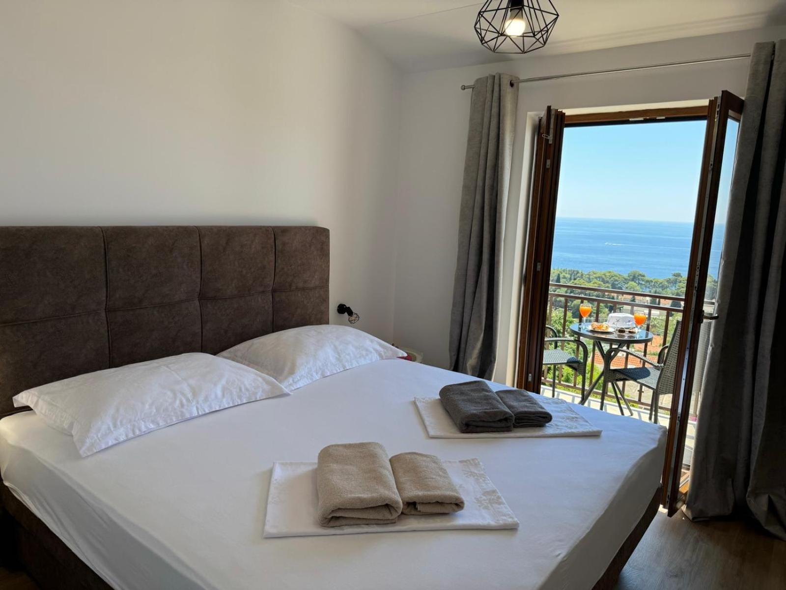 Accommodation Divanovic With Sea View 두브로브니크 외부 사진
